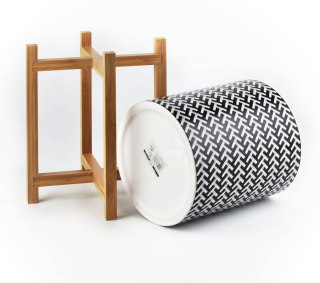 Duża Doniczka Geometryczna AVA BLACK 23 cm – Osłonka na Drewnianym Stojaku w Jodełkę