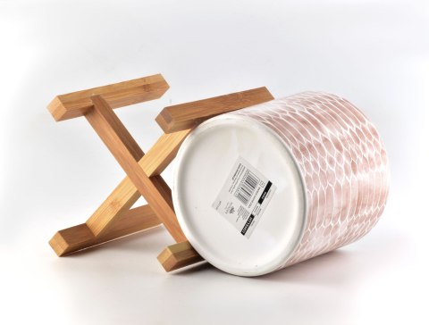 Doniczka Geometryczna AVA BEIGE 16 cm – Beżowa Osłonka Ceramiczna na Drewnianym Stojaku