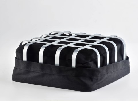 Metalowy Koszyk na Pieczywo CASSIE 22x22 cm – Srebrny z Czarnym Wkładem